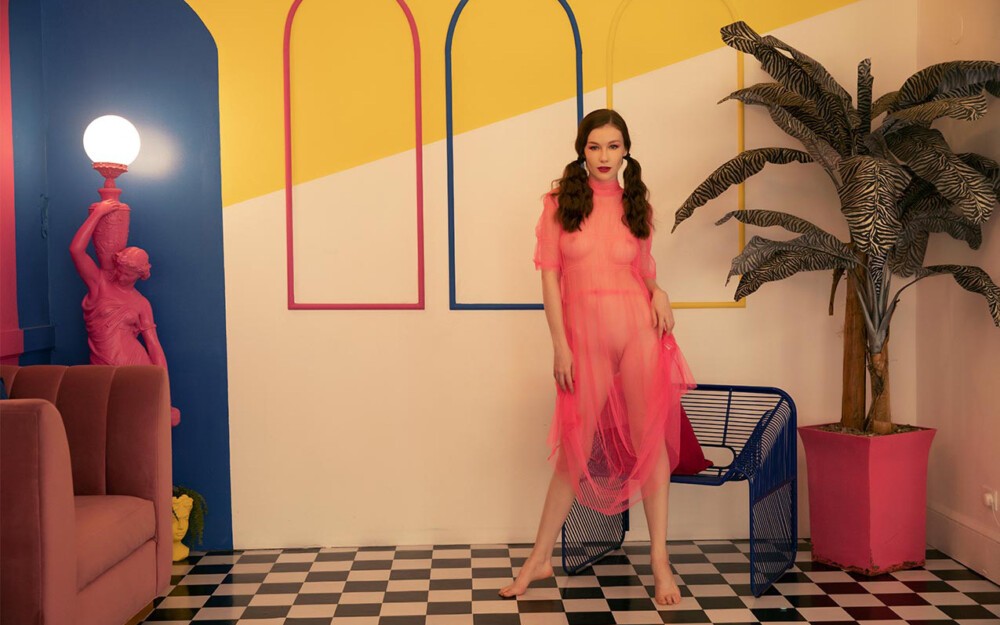 Emily Bloom Vaporwave Solo Tease in 4K