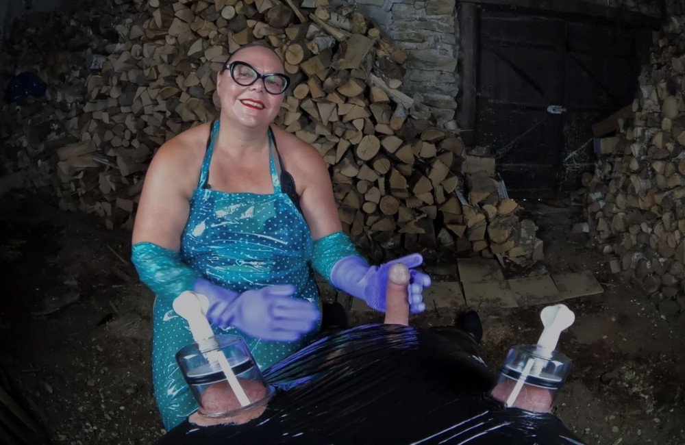 Mistress April in Kinky Burglar Domination