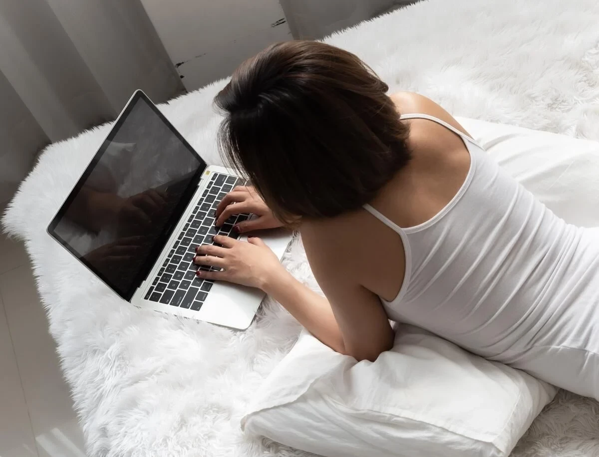 Spicing Up Long-Distance Relationships: How to Keep the Fire Burning When Miles Get in the Way