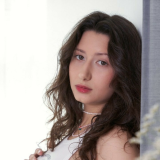 Lola Bredly Pornstar