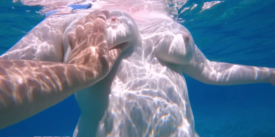 Fucking in the Ocean 2025: The Stupidest Way to Ruin Your Dick and Vag vr porn