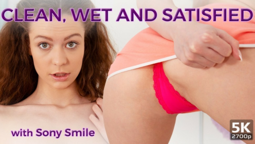 Sony Smile in Wet and Wild Solo Action