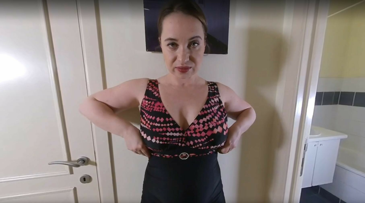 Big Boob Bath with Olga Cabaeva in 4K VR - Image 1