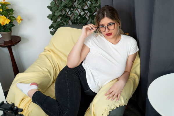 Isabella Snow First VR Solo Thrill - Image 4