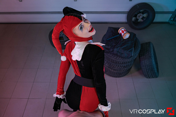 Lola Myluv in Harley Quinn XXX Parody VR - Image 2