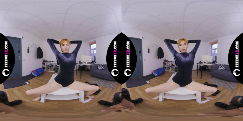 Redhead Big Tits Teen Lilly Mays Virtual Reality Striptease - Image 4