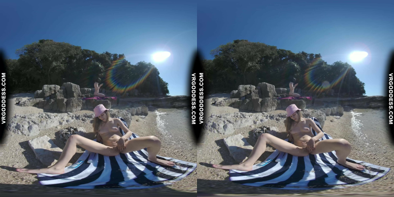 Josie Wild Public Beach Masturbation Thrill - Image 9