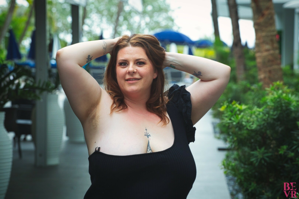 Laci Foxx Sizzles in Hot Solo Erotic Scene - Image 6