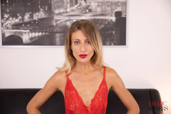 Angel Sky Plays With Her Feet and Pussy - Image 5