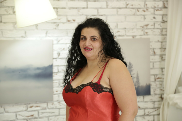 Lady Matylda in Sensual Solo VR Action - Image 1