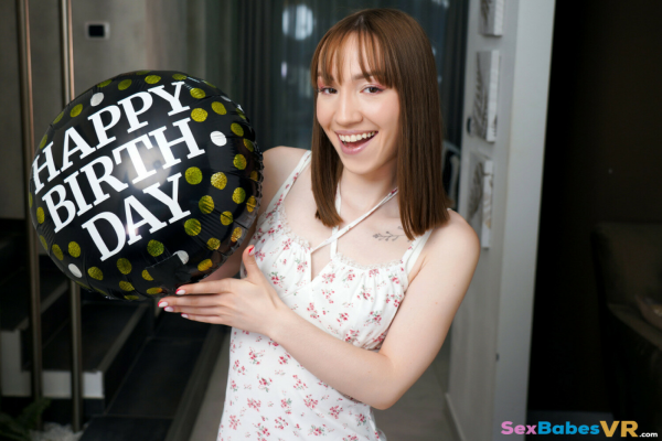 Kate Quinn's Steamy Birthday Bash VR - Image 4