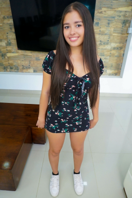 Naomi Payne Unveiled in Stunning VR Passion - Image 1