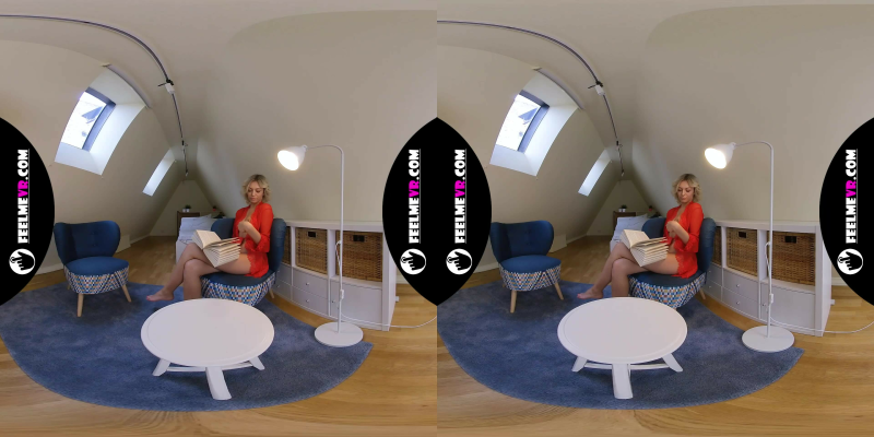 Tiffany Pretty Blonde Shows Open Pussy 180vr - Image 1