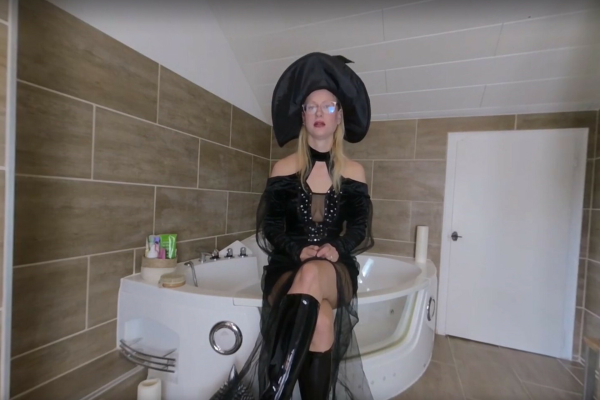 German Maid Blonde Hexe in Hot Solo Action - Image 1