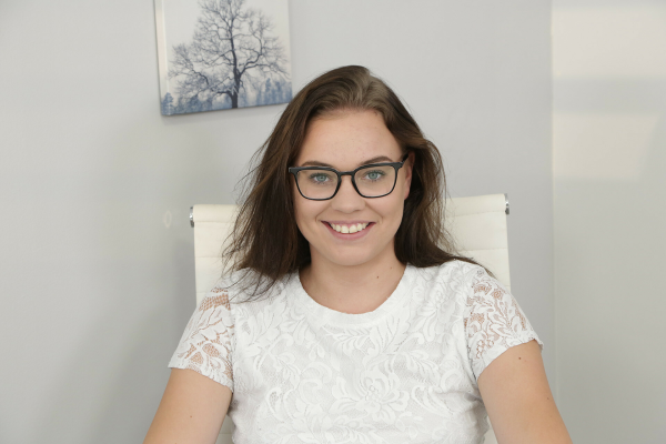 Keira Flow Tabletop Passion in 4K VR - Image 1