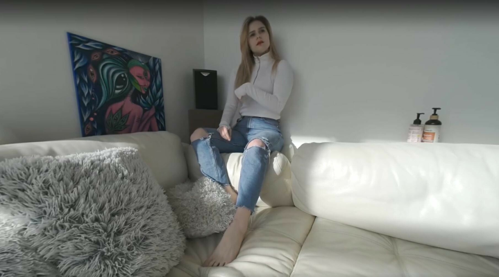 Casting Hot Babe Melonie Hitachi Masturbation With Finger In Ass White Casting Couch - Image 1