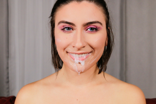 Angeline Red in Hot Stepdad Fantasy VR - Image 1