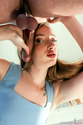 Trixie Fox: Dutch Doggy 8K VR - Image 7