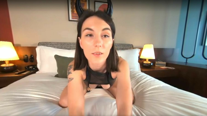 Passthrough Succubus Cosplay Fuck Helena Great - Image 1