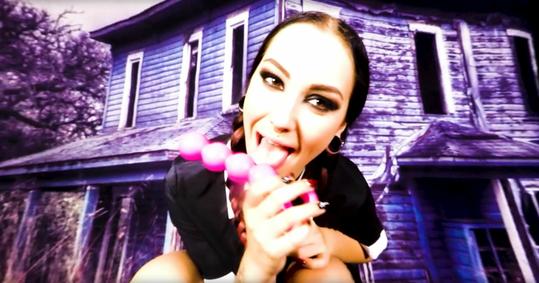 Sharlotte Thorne Solo Seduction in 4K - Image 1